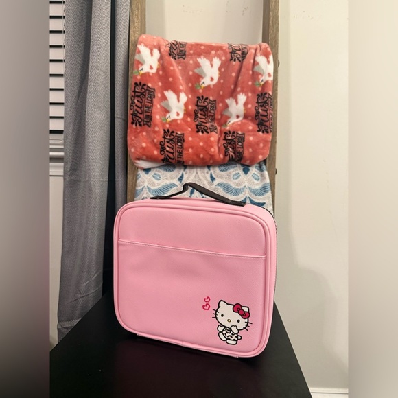 Impressions Vegan Leather Hello Kitty Cosmetic Box - Picture 9 of 12